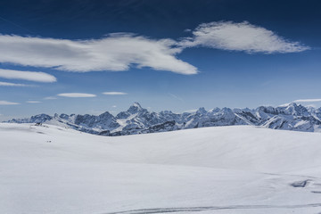 Fototapeta na wymiar Allgäu im Winter, Panorama vom Skigebiet Nebelhorn