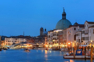 Obraz na płótnie Canvas Venice canal night