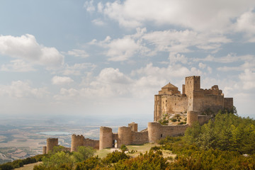 Obraz premium View to the medieval castle Loarre in Aragon province, Spain