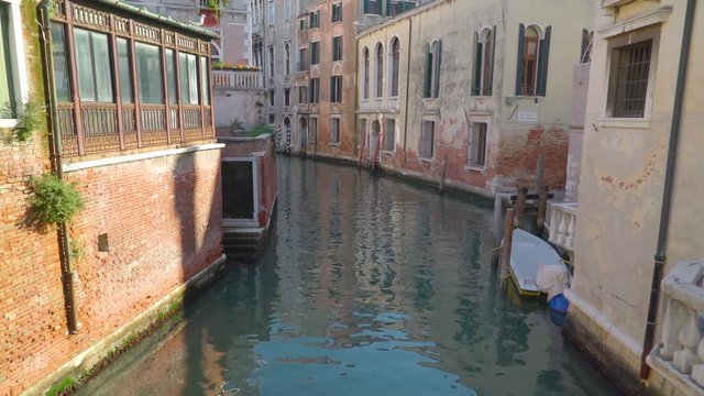 14705_Closer_look_of_the_blue_water_of_Venice.mov
