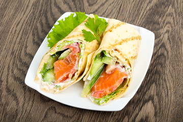 Salmon bread roll