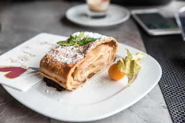 austria apple strudel