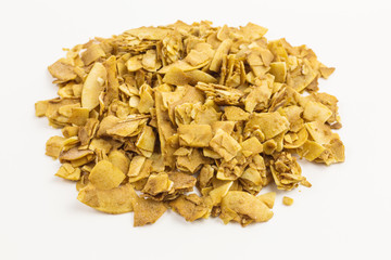 dried salty caramel coconut chips