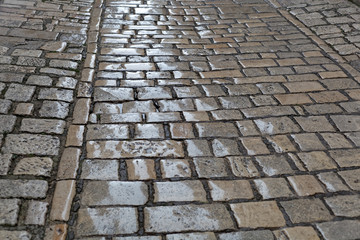 Wet paver blocks