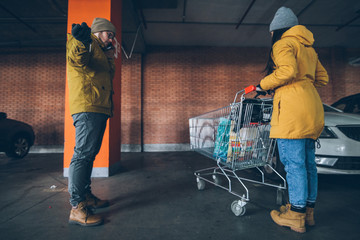 man with woman returned after shopping and didn't find their car