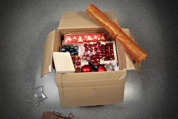 Weihnachtskarton, Dachboden, Umzug
