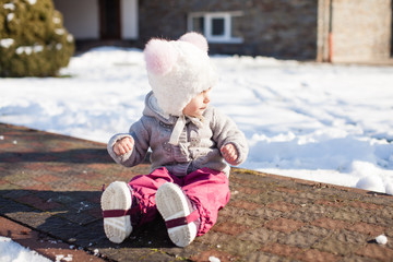 Winter walking of baby