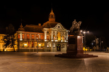  Town square and statue of King Petar Karadjordjevic, Zrenjanin