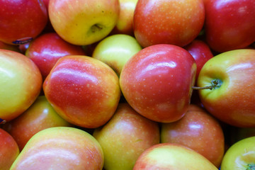 Fresh apples for sale in the market.