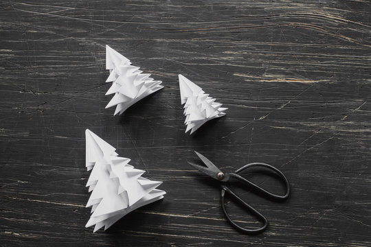 Origami Christmas tree making. Step by step, tutorial