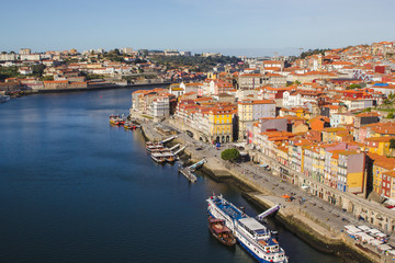 Fototapeta premium Cityscape of Porto and Duoro river