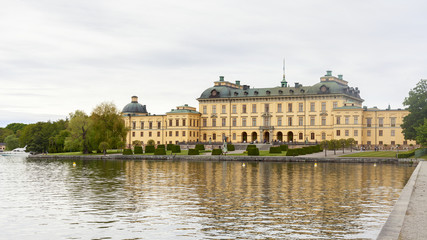 Fototapeta na wymiar drottninghlom palace view in the city of Stockholm