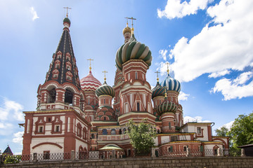 Fototapeta na wymiar Saint Basil Cathedral in Moscow, Russia