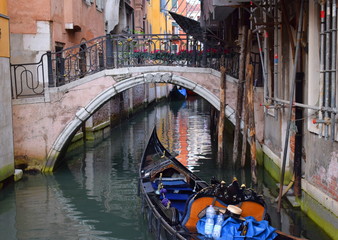Gondola © zuazouza