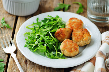 Turkey meatballs with arugula