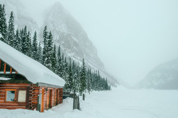 Fototapeta premium Lake Louise whiteout