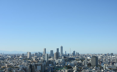 日本の東京都市景観・雲一つない澄み切った青空と高層ビル群「池袋の高層ビル群などを望む」