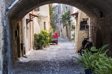 Fototapeta uliczka starego zabytkowego miasta na wyspie Rodos obraz