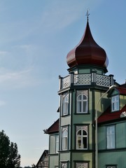 Zwiebelturm am Wohnhaus in Reykjavik