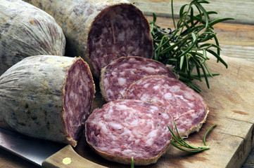 Salame Σαλάμι Salami سلامي wędlina Salám Salama طعام Салями Salam 莎樂美腸 Salumeria Aliment サラミ Italian sounding 살라미 סלמי