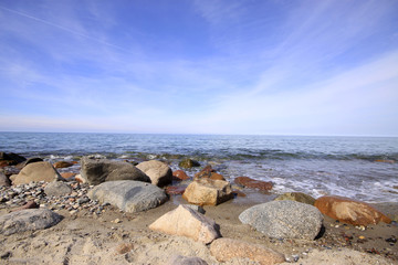 Fototapeta na wymiar Felsen und Sand an der Ostsee, Mecklenburg-Vorpommern, Deutschland, Europa
