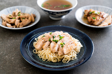 roast chicken noodle