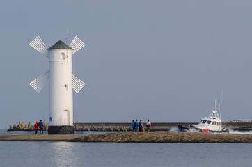 MOTORBOAT AND STAWA MILLS - Border Guard boat on patrol © Wojciech Wrzesień