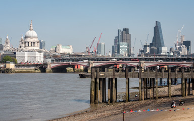 Fototapeta premium Tourism on The River Thames