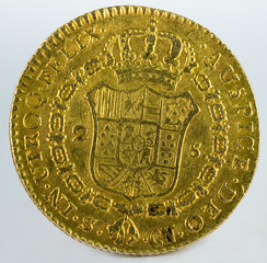Ancient Spanish gold coin of King Carlos IV. With a value of 2 escudos and minted in Seville. 1804. Reverse.