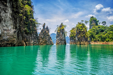 Obraz premium landmark of Ratchaprapha Dam ,khao sok national park,surat thani tourist attraction in thailand