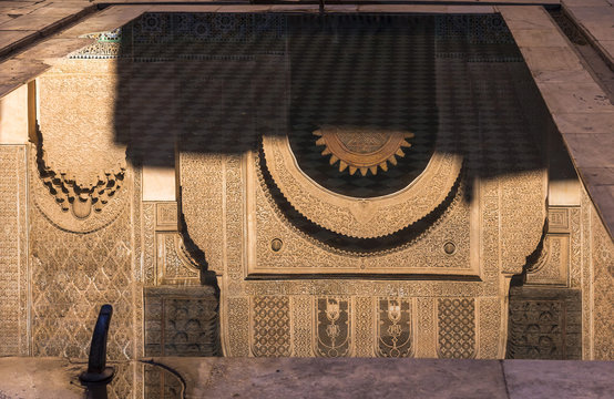 reflets de porte marocaine