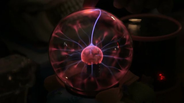 Static electricity generator Tesla with finger