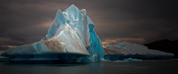 Patagonia Iceberg - obrazy, fototapety, plakaty