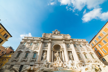 Obraz premium Front view of world famous Fontana di Trevi