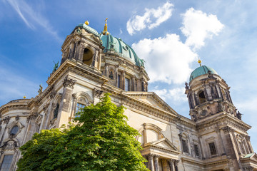 Obraz premium Berliner Dom im Sommer