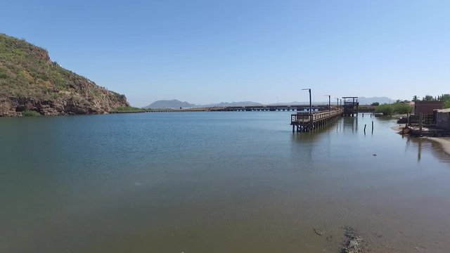 Manglares en isla playa El Maviri Sinaloa