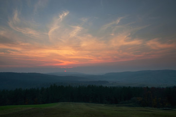 Zach&oacute;d w Beskidach