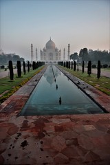 Fototapeta na wymiar surise on the holy beautiful mausoleum of Taj Mahal in agra india