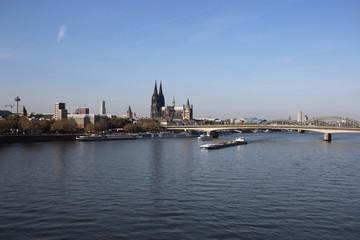 Fototapeta na wymiar Köln Panorama am Rhein