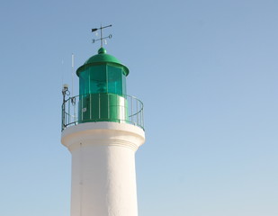 phare vert de la petite jetée,à la chaume ,des sables d'olonne en vendée