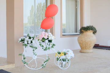 Naklejka premium Flower on bicycle