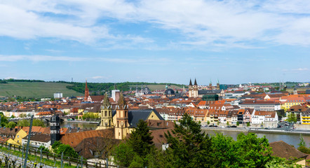Fototapeta na wymiar Panorama von Würzburg in Franken Bayern