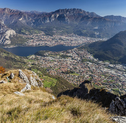 Panorama dal monte Cornizzolo sulla citta di Lecco e l'abitato di Valmorea