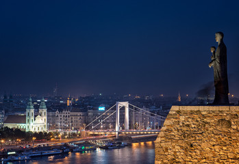 View on the Elisabeth Bridge and Budapest at night