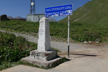 Am Kreuzpass im Kaukasus auf der georgischen Heerstraße