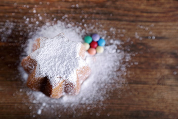Pandoro ricoperto di zucchero a velo