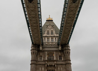 Fototapeta na wymiar The tower of the Tower Bridge in London in late October 