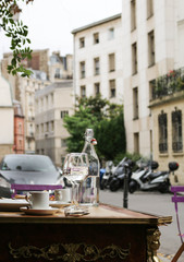 Table in Par(is)dise