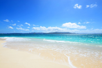 沖縄の美しい海とさわやかな空