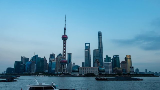 中国・上海の都市風景　マジックアワー・タイムラプス